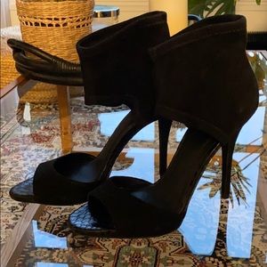 New B Brian Atwood Black Leather Pumps sz 6